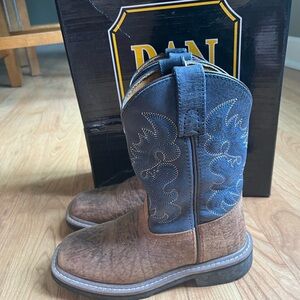 Dan Post Boys Cowboy Boots Size 12.5 great condition